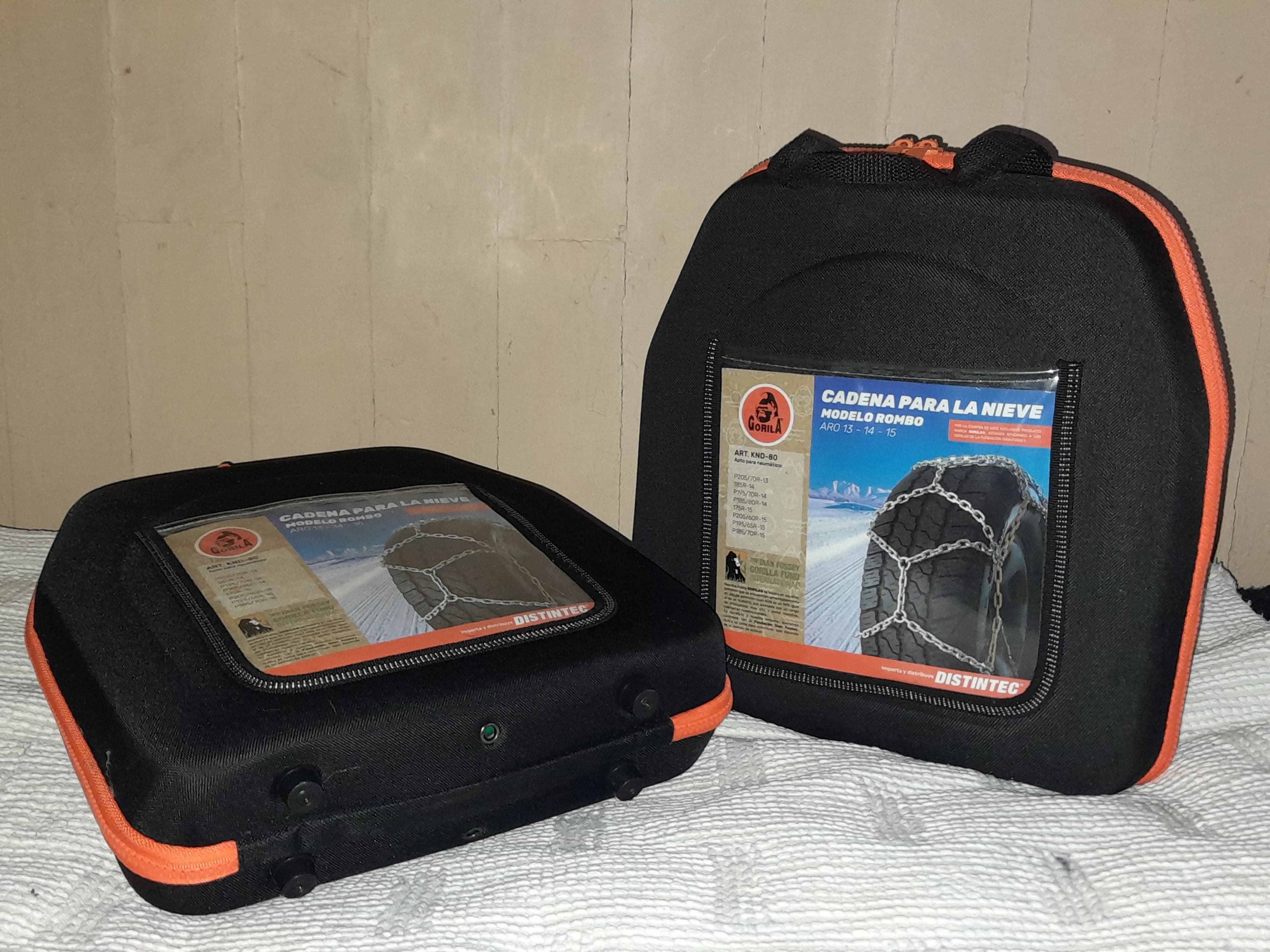 Vendo cadena para la nieve Marca GORILA KND-80 Aro 13-14-15 NUEVAS SIN USO ( 2 kit disponibles/ 2 cadenas por kit)